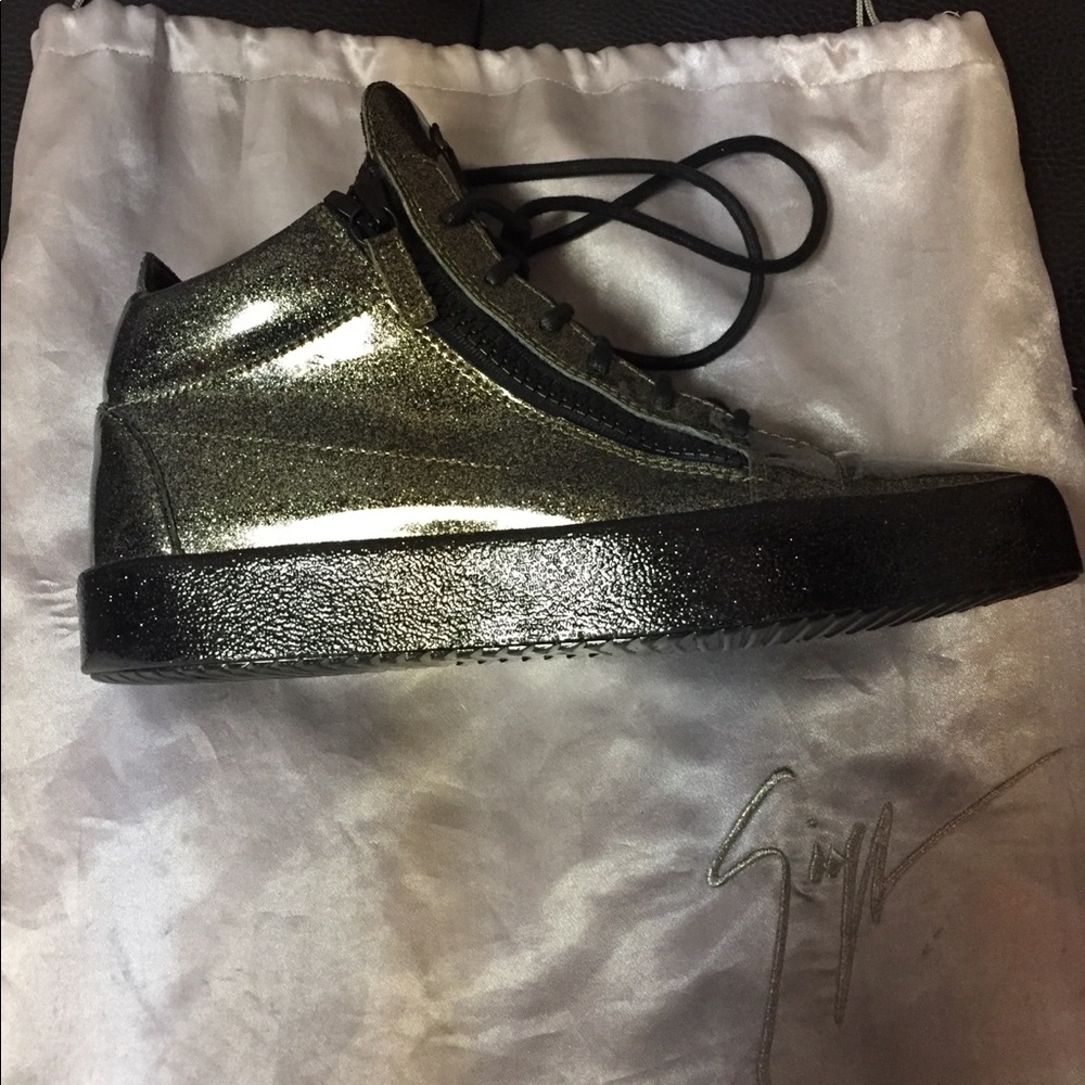 Men’s Giuseppe SIZE 43.